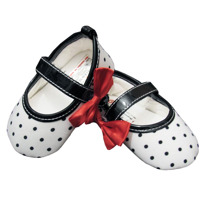 پاپوش کودک طرح پاپیون خالدار رنگ سفید برند کوکالو