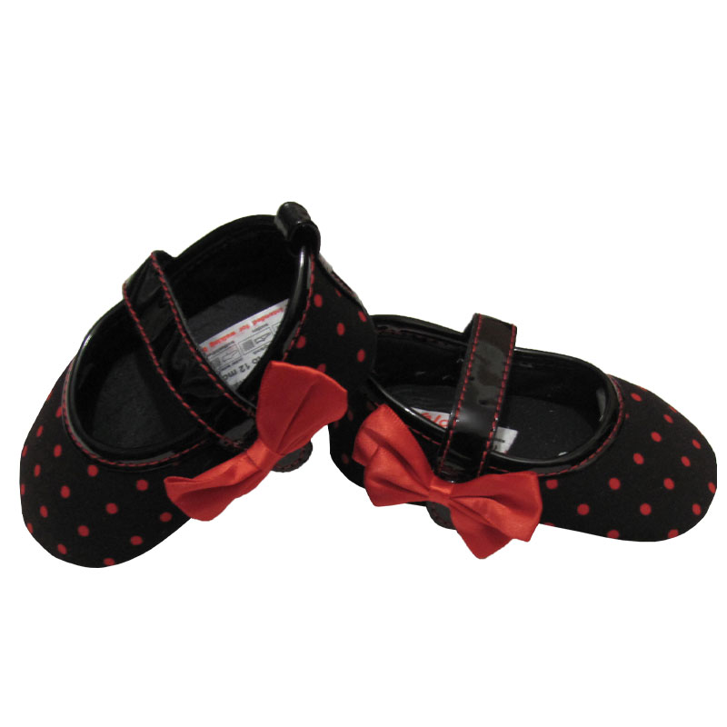 پاپوش کودک طرح پاپیون خالدار رنگ مشکی برند کوکالو