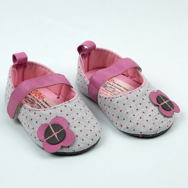 پاپوش کودک دخترانه طرح گل خالدار