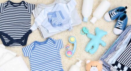 راهنمای نگهداری لباس‌ های نوزاد: شستشو، اتو و نگهداری
