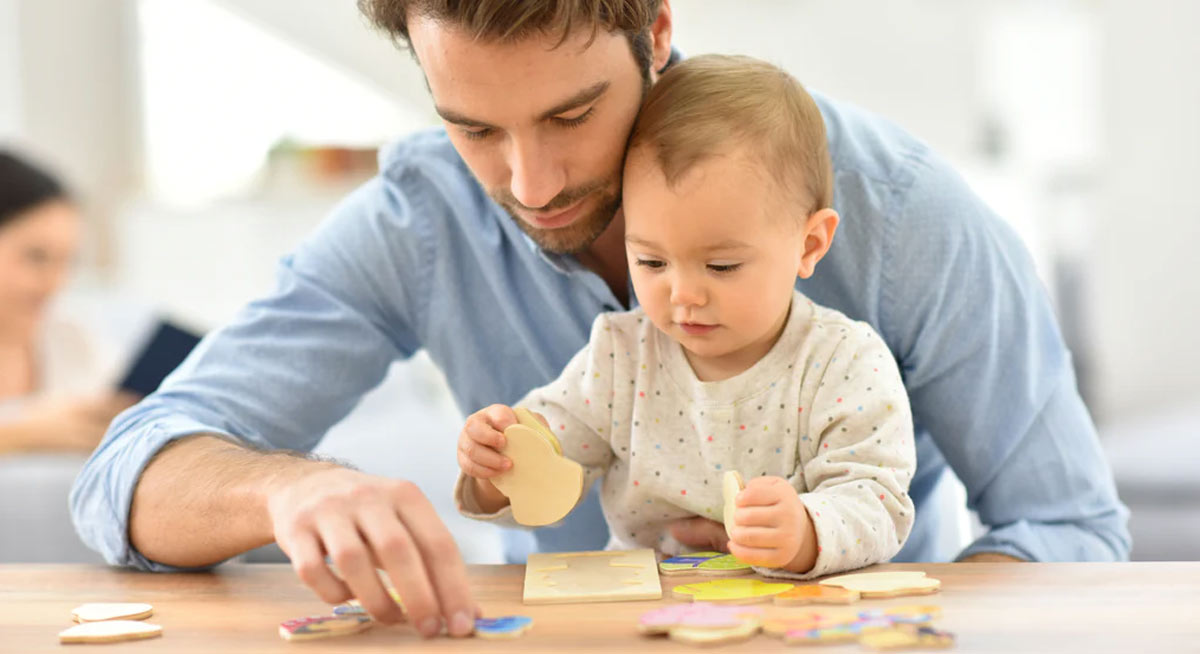 ۱۰ بازی حسی جادویی برای نوزادان زیر یک سال